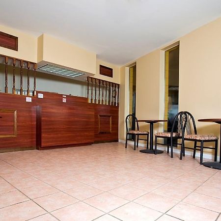 Budget Inn - Палатка Ресторан фото